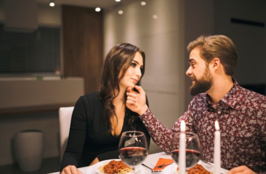 Focusing on Intimate Dining Experiences