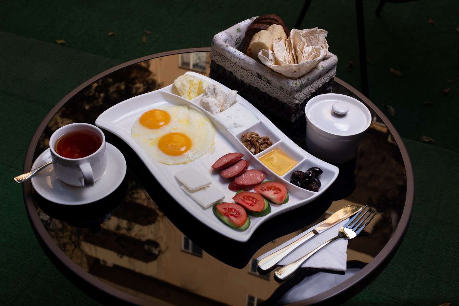 The Savoury Staples That Define American Mornings