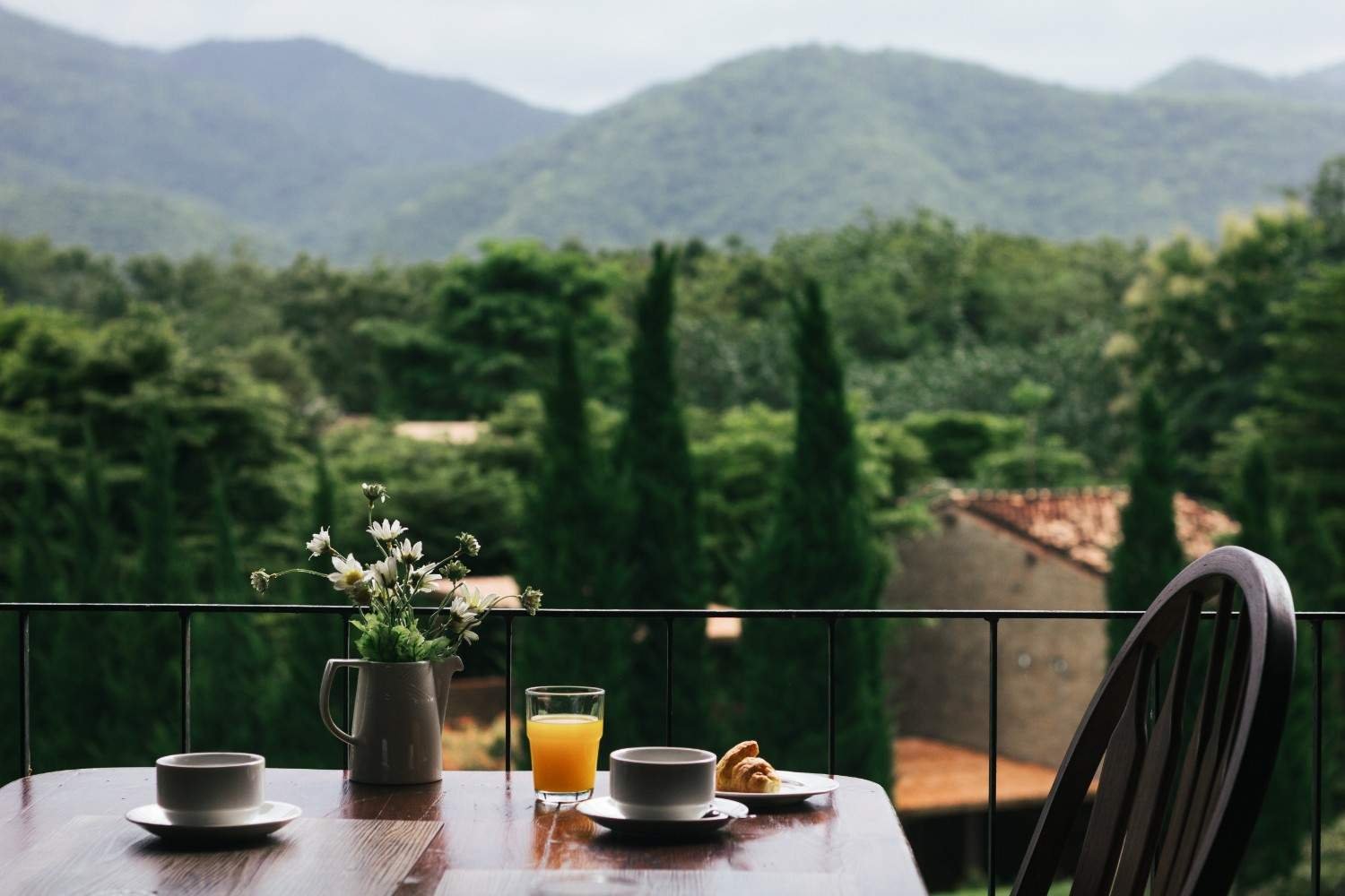 The Rockies: Where Views and Hearty Breakfasts Come Together