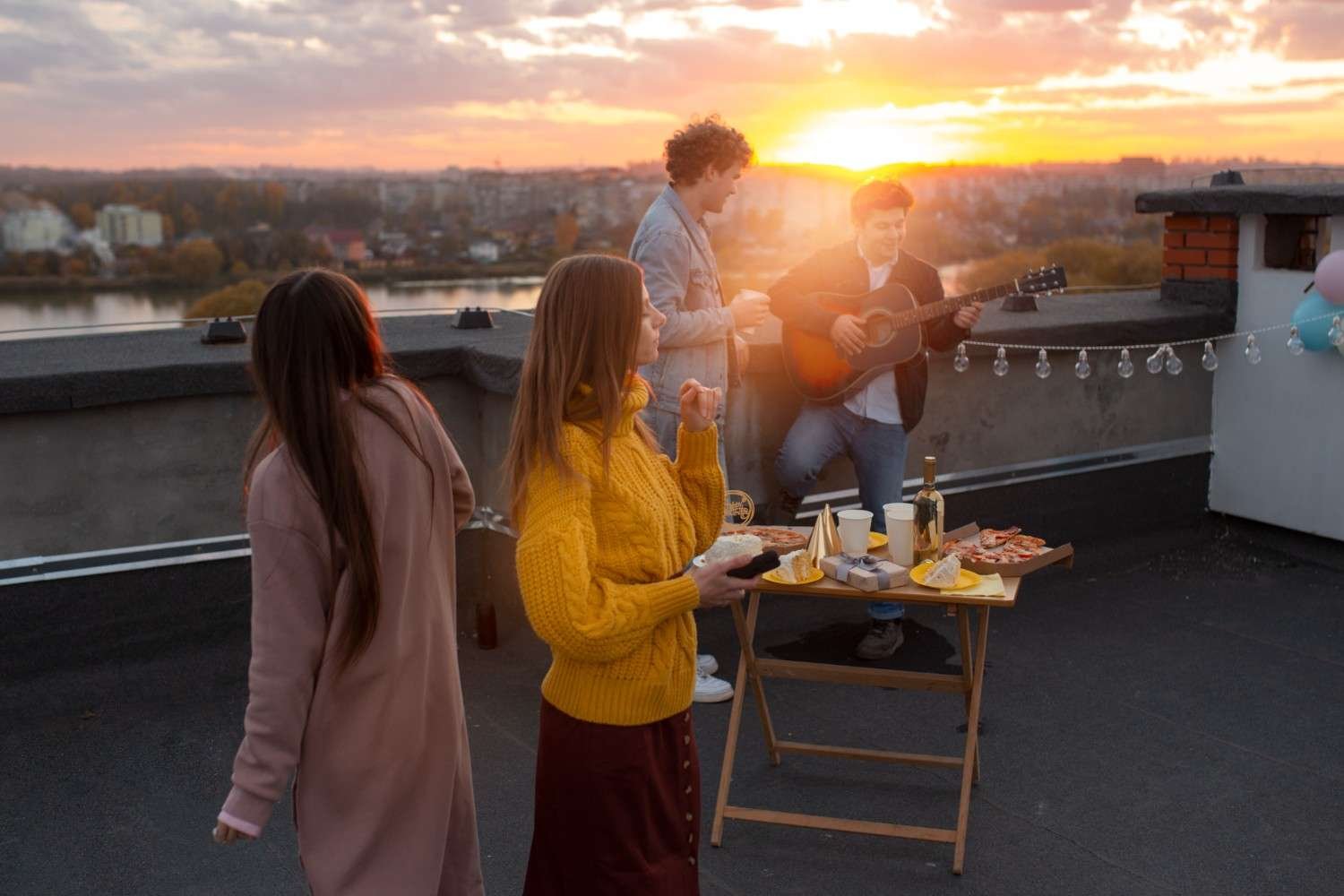 Why Rooftop Brunch Feels Worth Planning